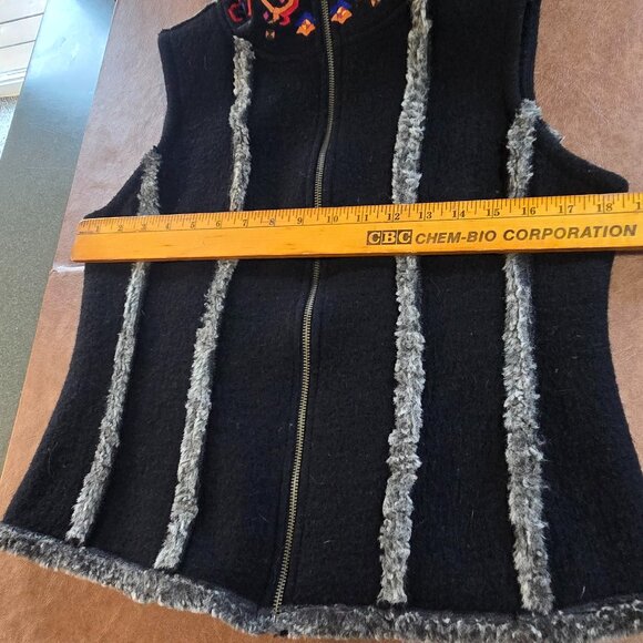 Icelandic Designs Wool Blend, Fur Reversible Vest w/ Embroidered Collar- M ? - Picture 12 of 13